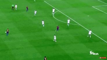 中场能转身，胜利不陌生：现代足球中场如何转身进攻？