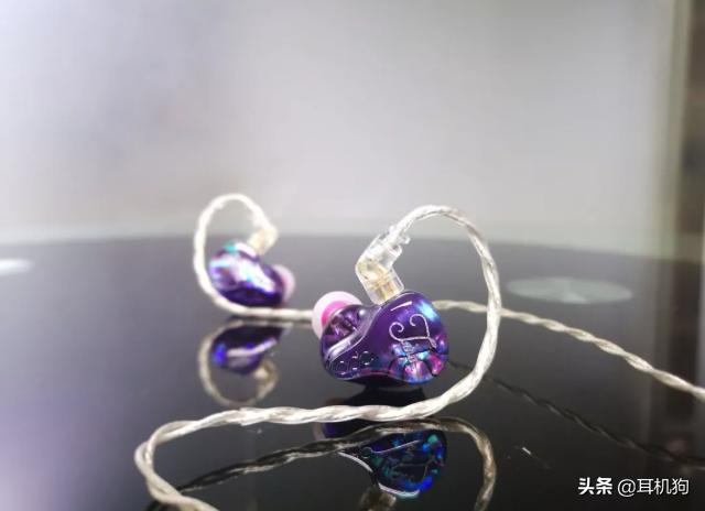 想让你的男朋友戒掉发烧耳机不难！请放下那个古驰包，让我来