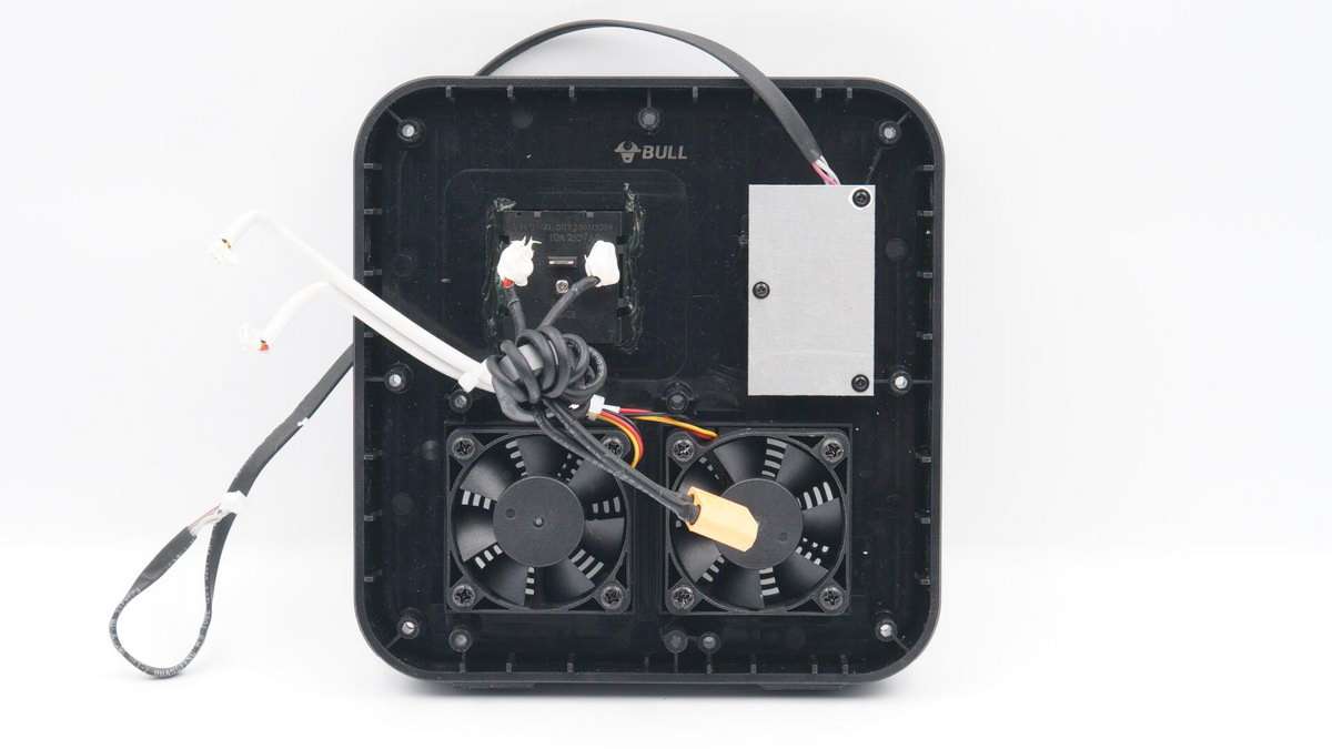 公牛便携式电源拆解,公牛1800w户外电源拆解