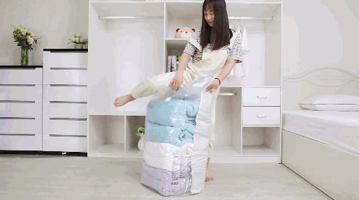 真空压缩收纳袋快速打开,收纳神器真空压缩袋换季轻松收纳