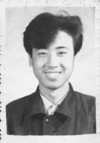 辽宁穷小子，3岁丧父，演20年配角，50岁爆红成影帝，凭啥？