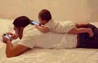 在带孩子这件事上,这才是爸爸带娃该有的样子