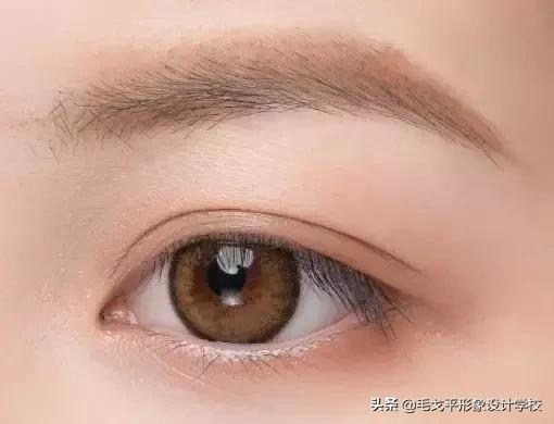 眼线一笔成型教学,眼线一画就成梯形