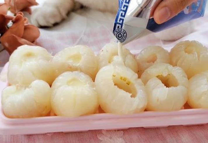 爆浆的酸奶荔枝冻,不用酸奶自制荔枝酸奶冻