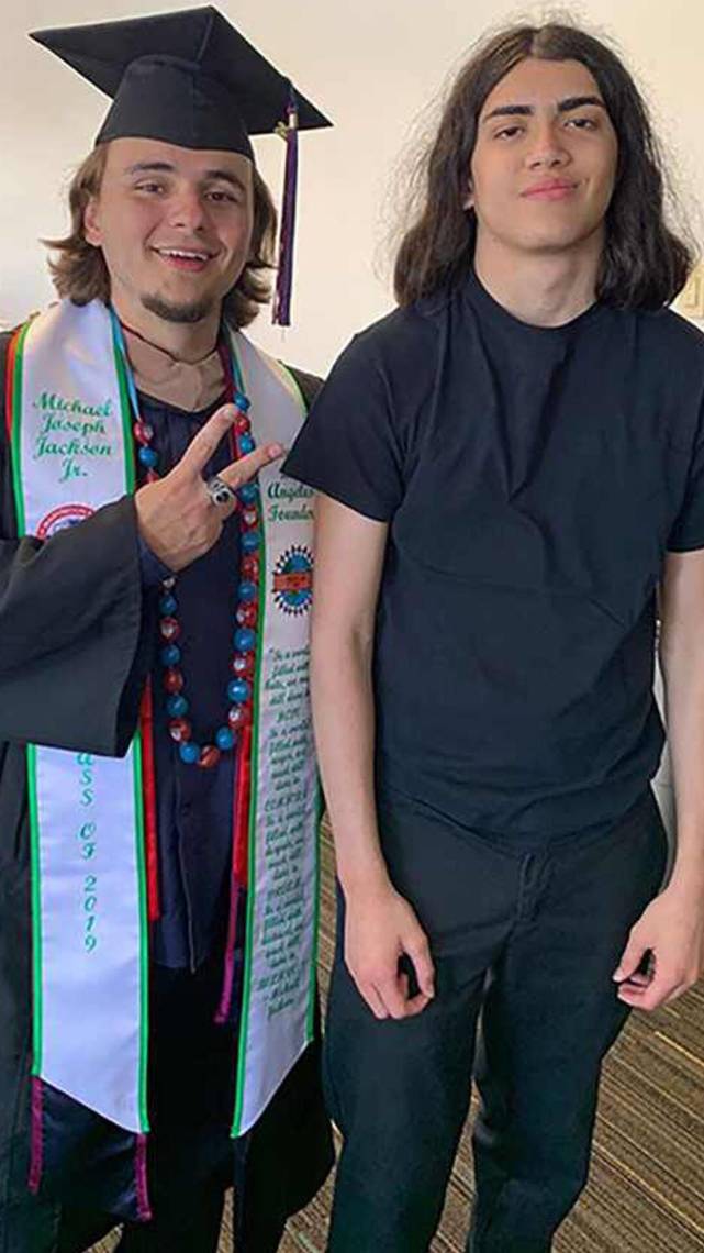 迈克尔杰克逊19岁女儿近照,迈克尔杰克逊的23岁女儿近照