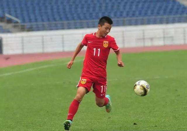 武磊不孤单！国足又一新星登陆西班牙，混血天才誓为中国效力！