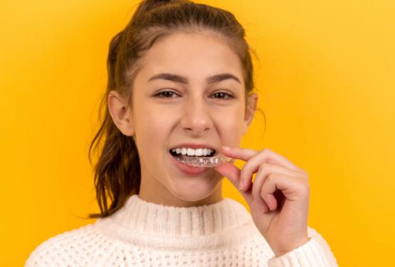 隐形牙套能用清洁片进行清洁吗,清洗隐形牙套的正确方法