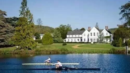 亨利衫怎么穿不像“油腻大叔”?牢记这些穿搭规则,拯救老气穿搭