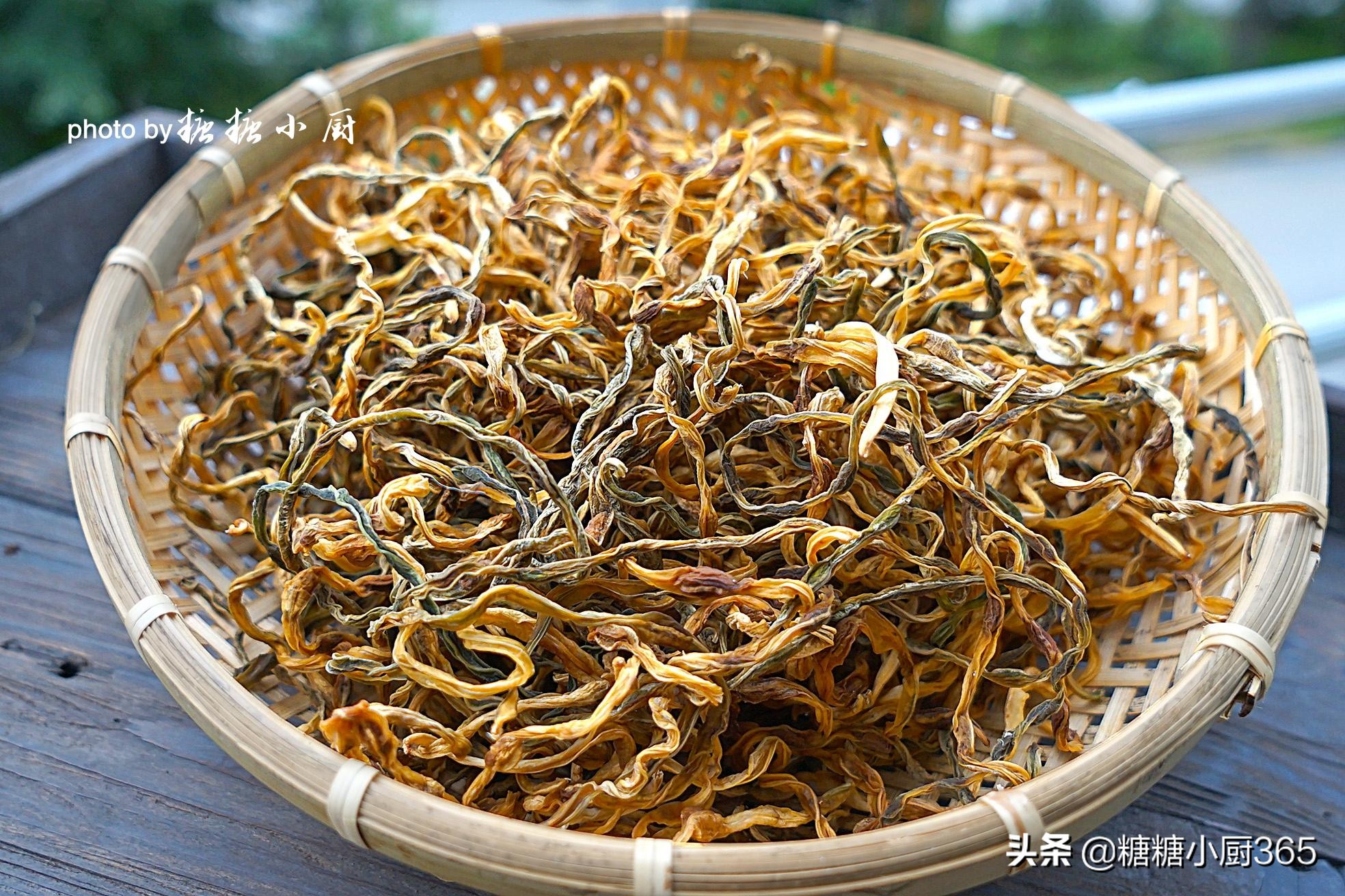 立秋了，天气好豆角又便宜，别忘多买点回来晒菜干，烧肉吃贼香