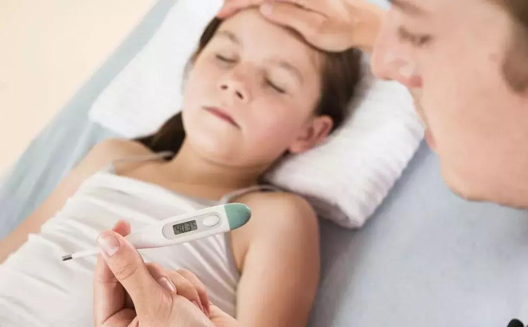 夏天孩子湿疹、腹泻、发烧怎么办？医生说这几个关键要做好
