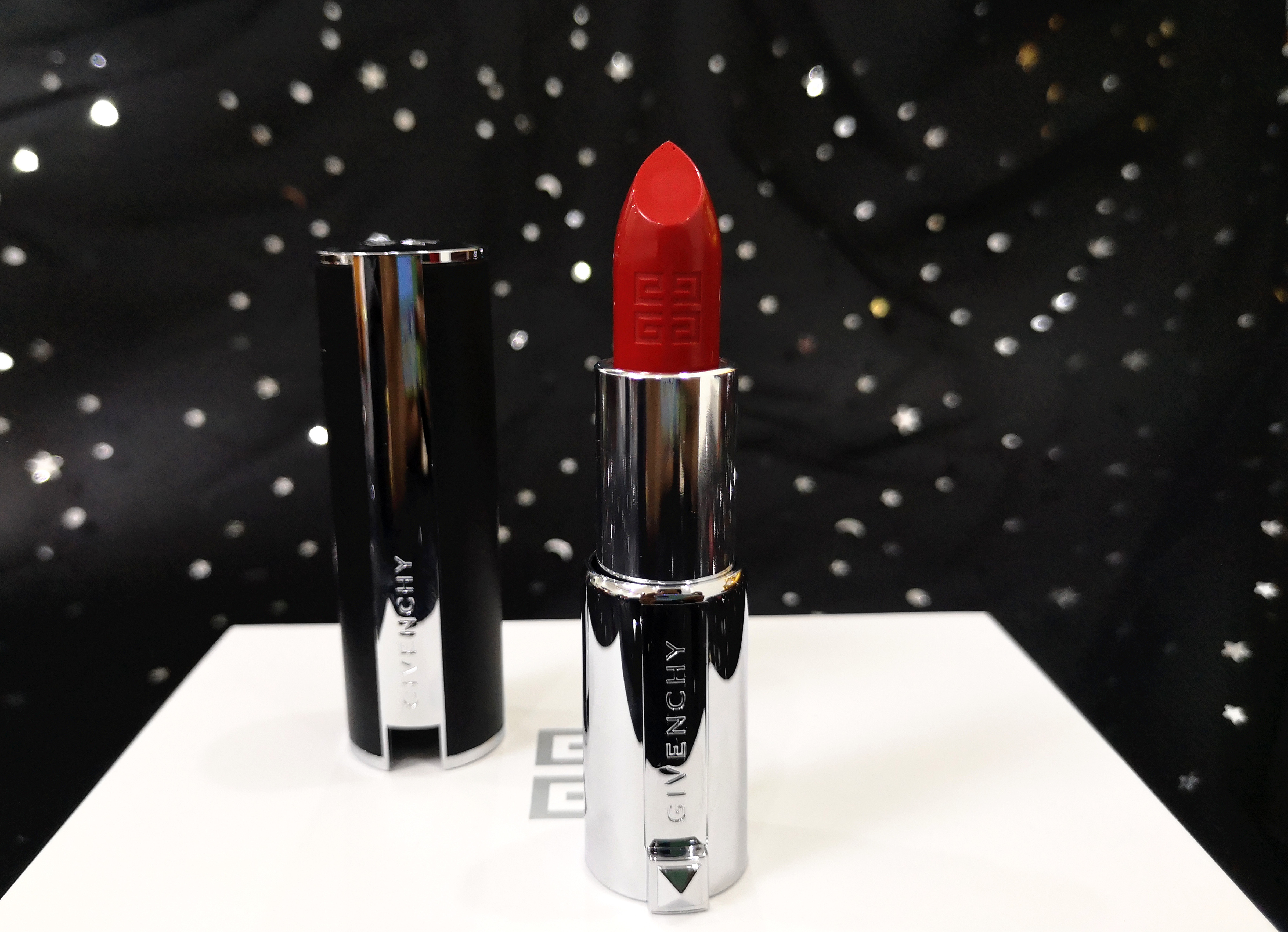 纪梵希口红小样怎么用,纪梵希口红小羊皮粉色