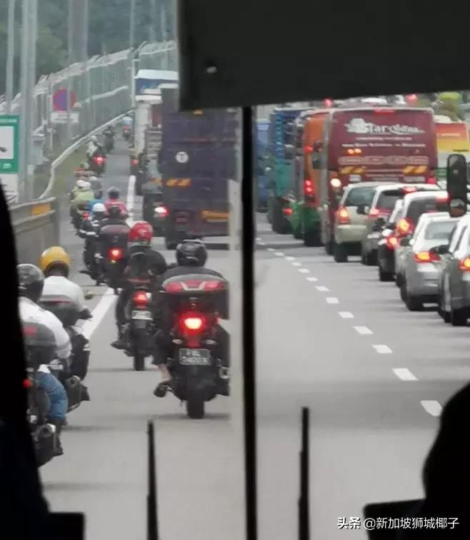 新马大堵车,新马关口堵车