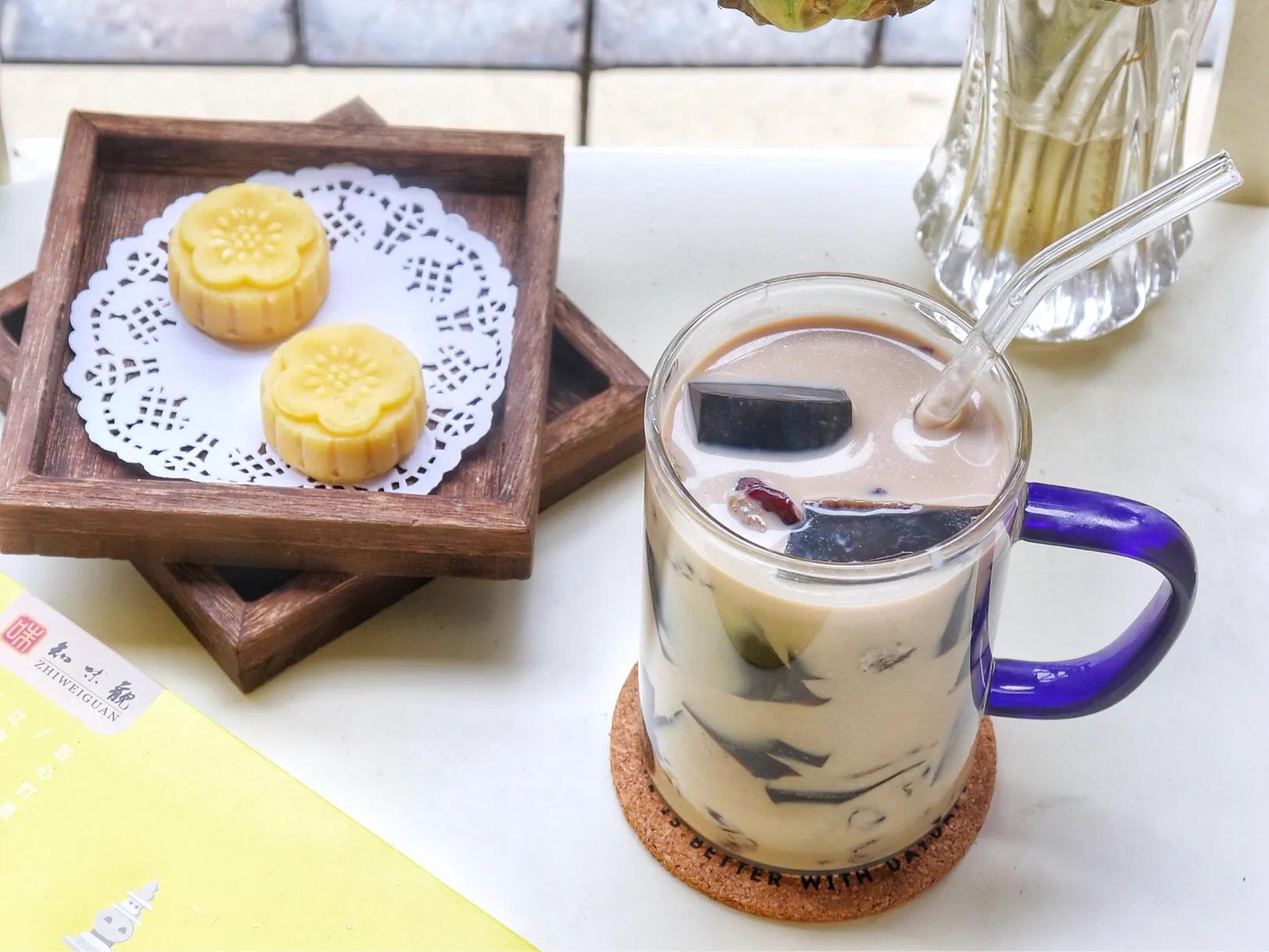 奶茶加什么添加剂变得更顺滑,奶茶里的香精怎么制作