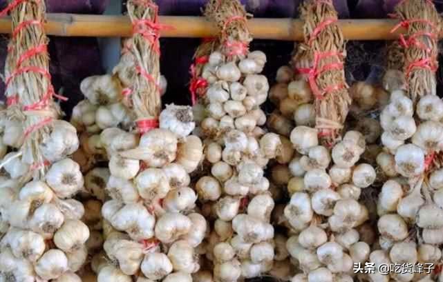 怎么保存大蒜不长芽,保存大蒜一年不坏又新鲜