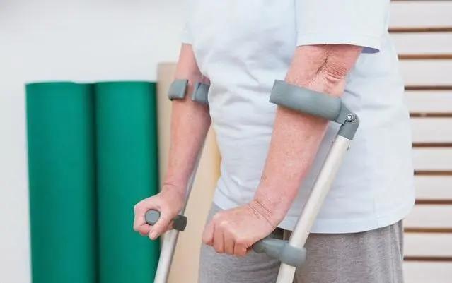 股骨头坏死修复阶段x线表现,股骨头坏死打孔减压术后恢复多久