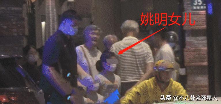 星二代遗传好基因:姚明11岁女儿身高1米8,曹颖的儿子长相帅气