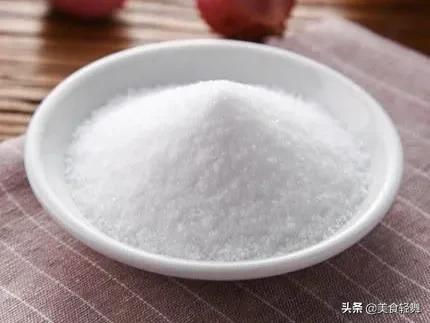 制作手擀面有诀窍，记住“3放1揉2煮面”，面条耐煮，口感筋道