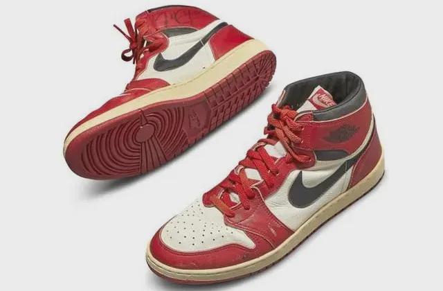 乔丹18年前的照片,乔丹亲穿签名鞋拍出56万美元