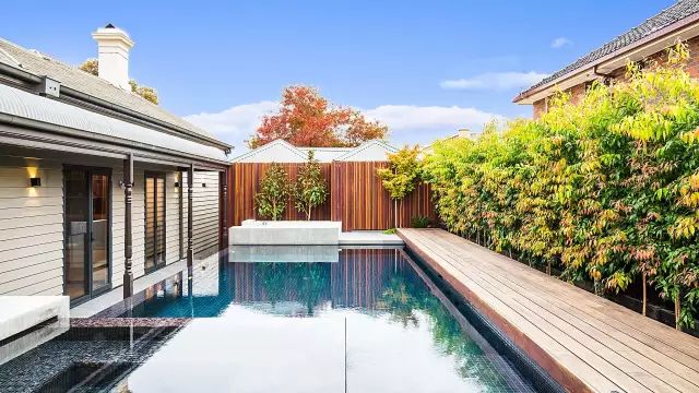 8*8米三层精致雅致别墅设计图,藏于山水间的度假别墅推荐