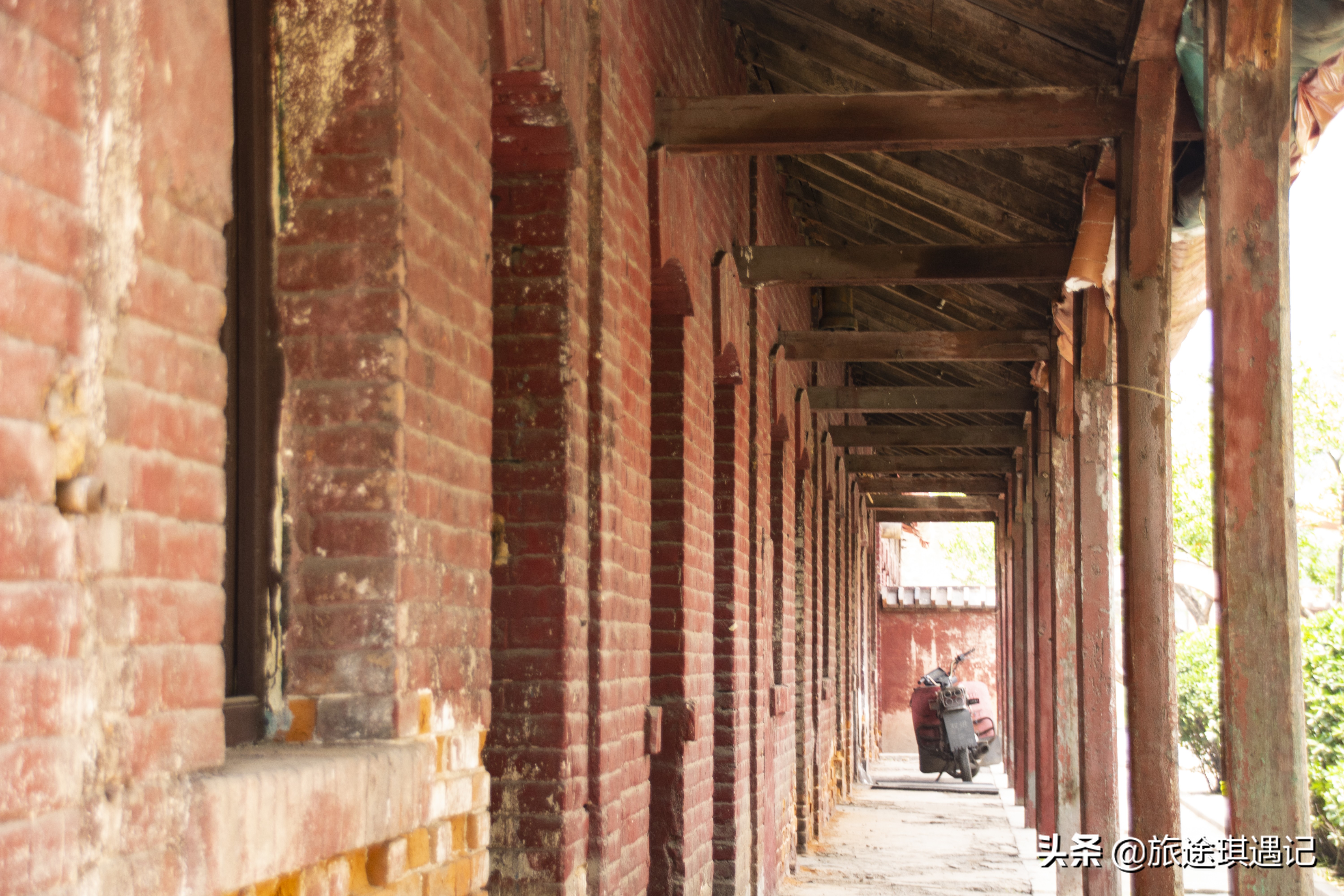 气势非凡的段家楼，中西合璧的建筑群，书写着一部煤矿兴亡史