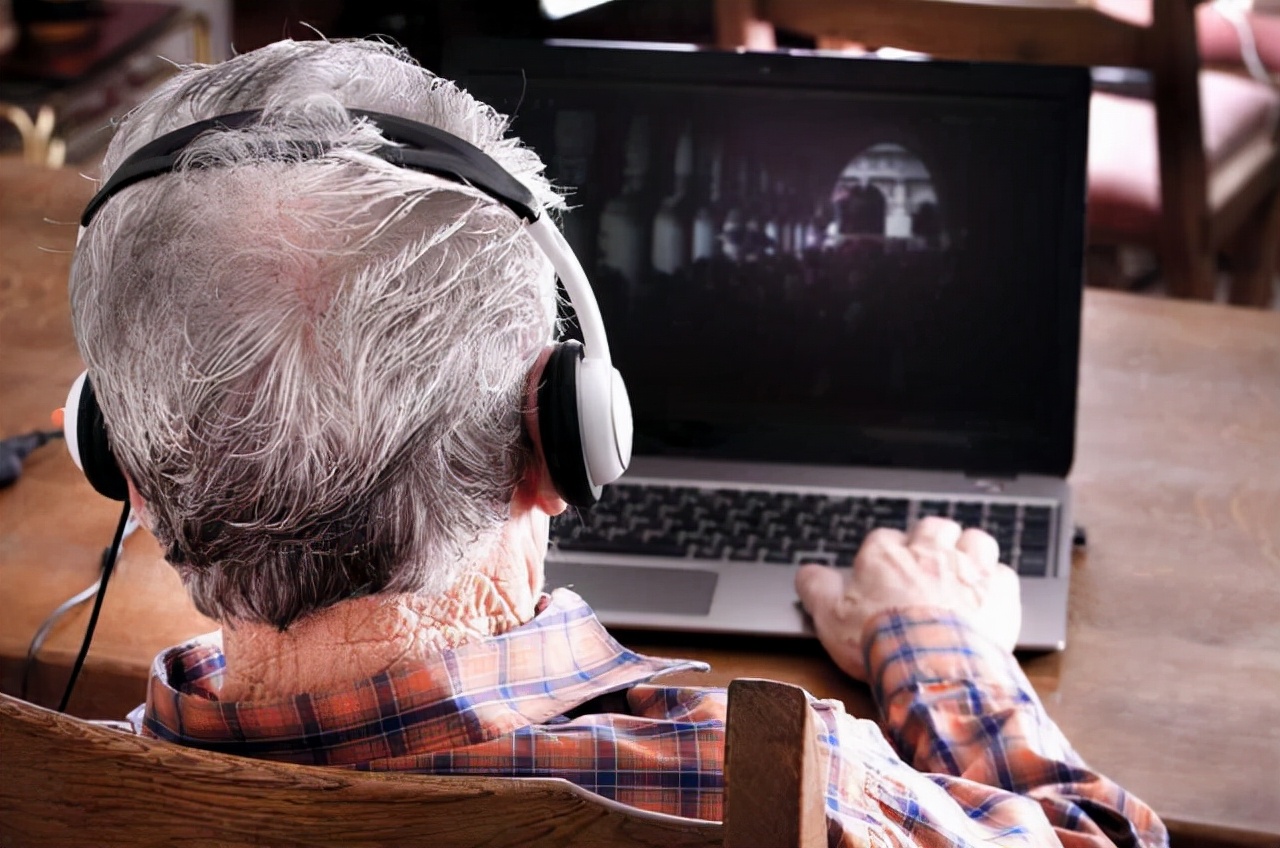 两鬓和后脑勺白发是什么原因,白发长在不同部位代表什么