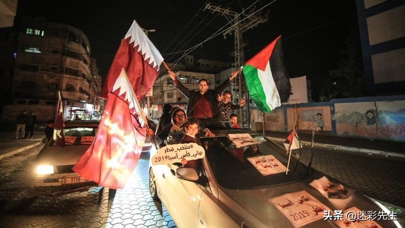 加沙民众挥舞国旗欢呼庆祝,加沙庆祝以色列胜利