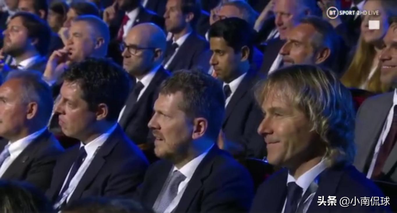 致敬曼联名宿坎通纳的庆祝动作,曼联国王坎通纳