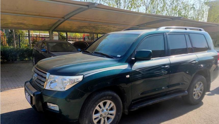 ,拍卖成功宁夏贺兰县车牌号宁AND229丰田兰德酷路泽一辆