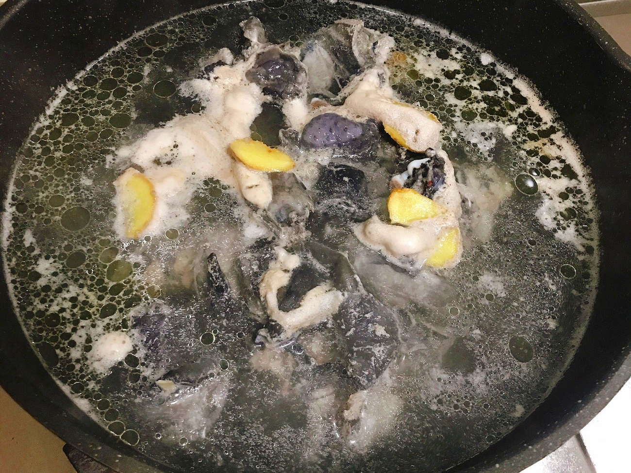 土鸡炖鸡汤怎么炖最好喝,炖鸡汤是土鸡好还是草鸡好