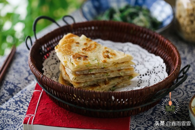 筋饼面怎么和面才松软,到底怎么和面打饼又软又有筋道