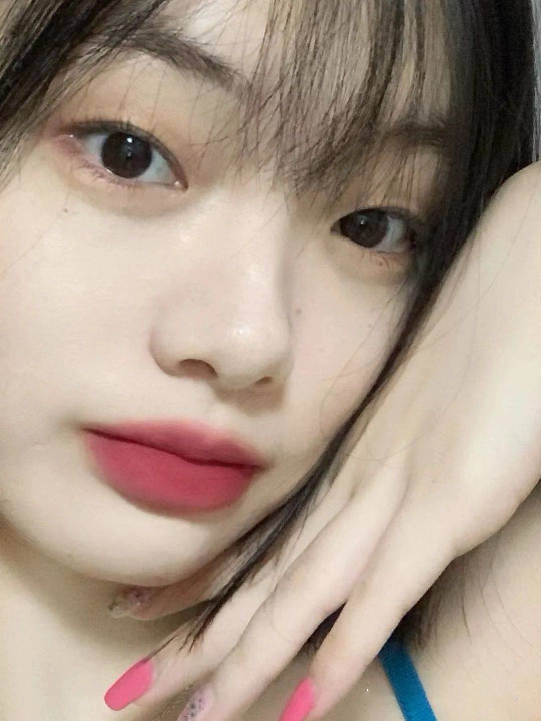 黄皮偏白泛红选兰蔻什么色号,深唇黄皮兰蔻红管274试色