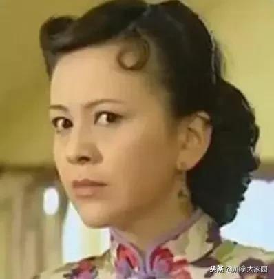 加拿大地铁上有变态强迫妹子看“*体下**”!你手机这个功能关了吗?