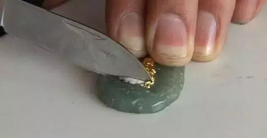 金镶玉骗人后续,金镶玉的骗术