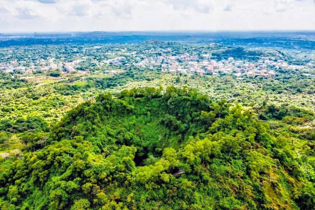 海南前十名的山岭,海南岛上有什么山脉