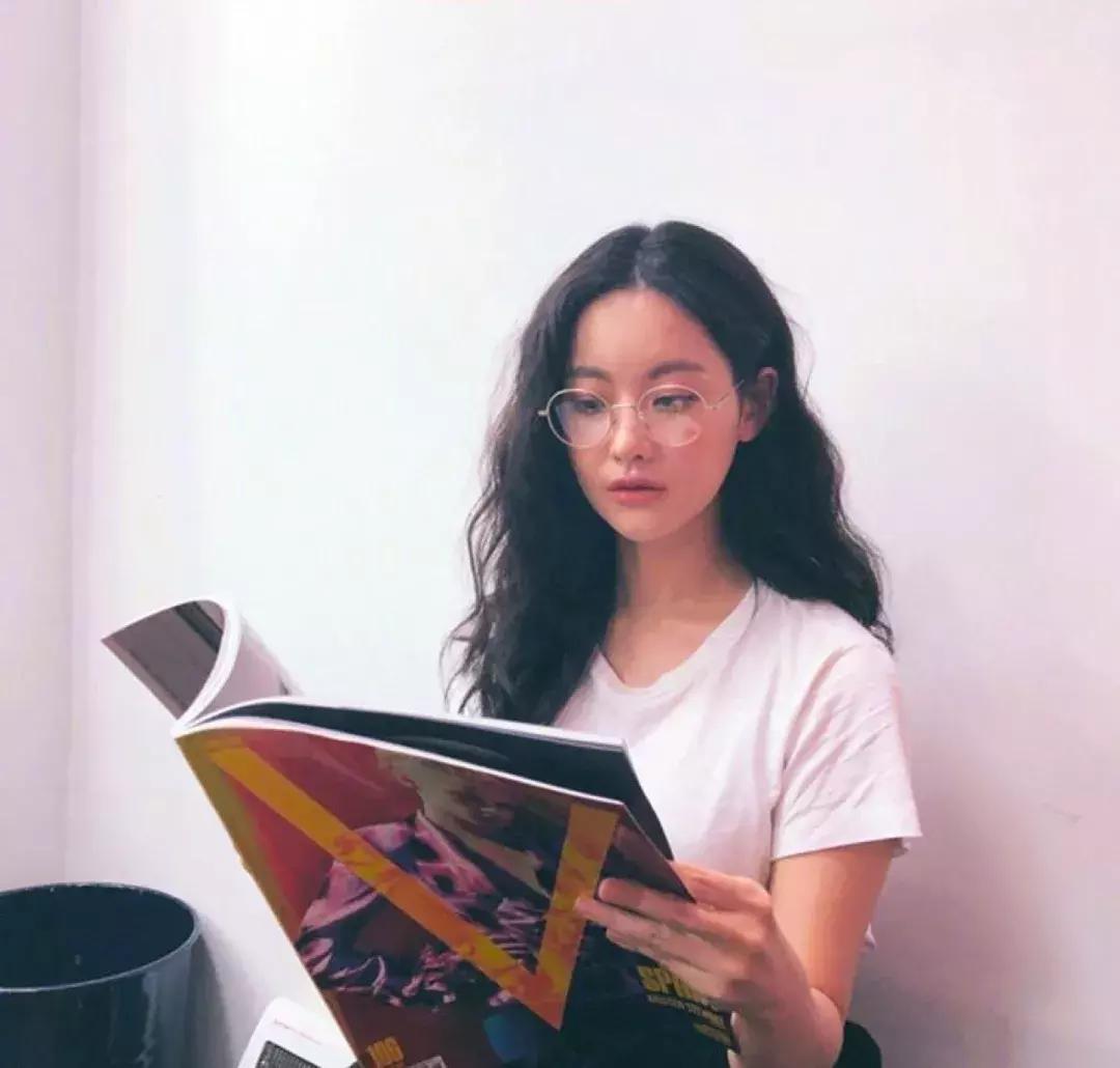 5款显脸小超好看的发型分享,大脸长发适合烫什么样的发型