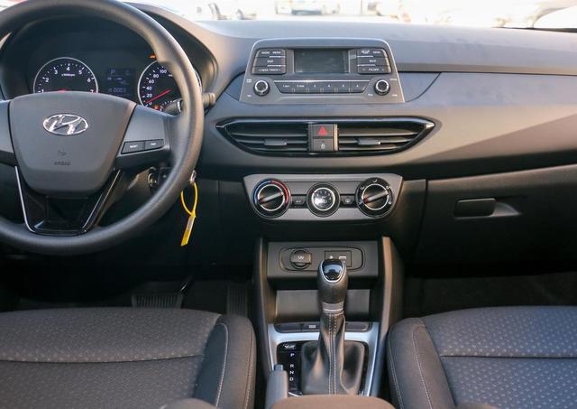 手握10万家用车怎么选,手握7万买新车还是二手车