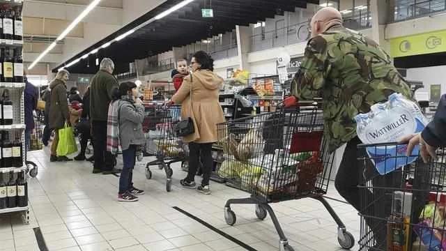 禁足在家法国洗发水销量大降专家建议：这个钱不能省