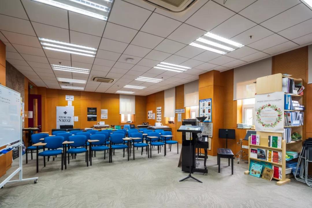 天津这所学校火了!高尔夫、足球、科学实验...孩子吵着都要来