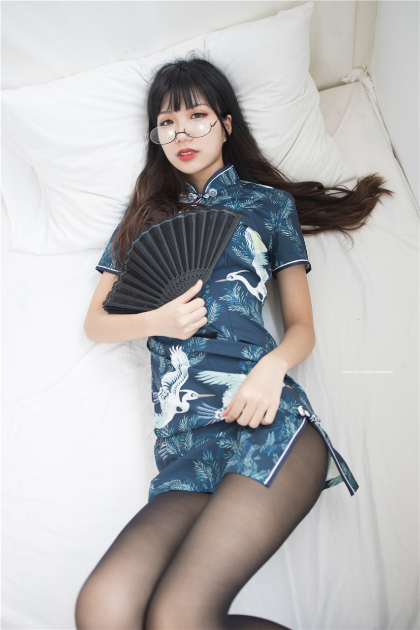 短发漂亮小姐姐写真,知性清纯小姐姐写真