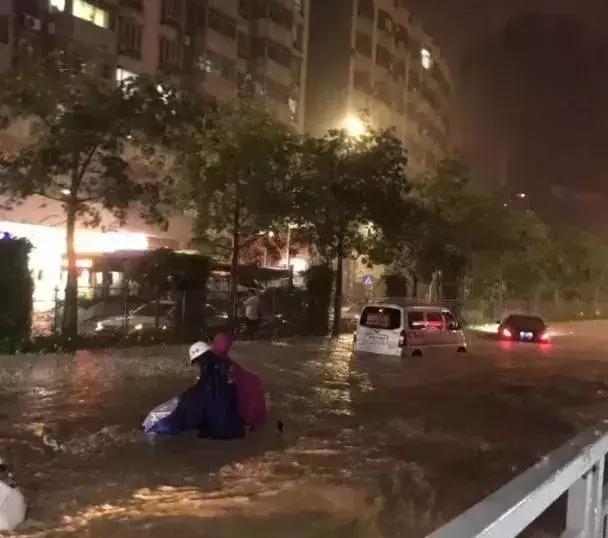 深圳暴雨已致5人死亡6人失联,深圳暴雨已致10人死亡1人失联