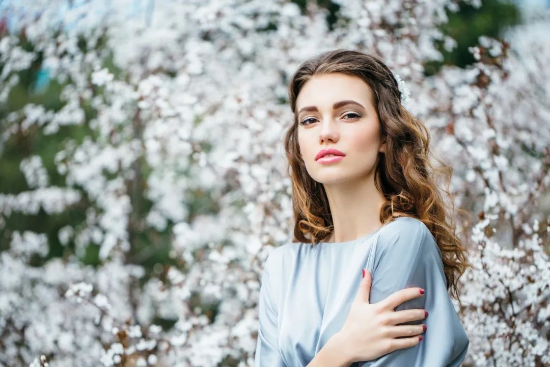 抬头纹法令纹可以用护肤品消除吗,抬头纹法令纹鱼尾纹克星能管用吗