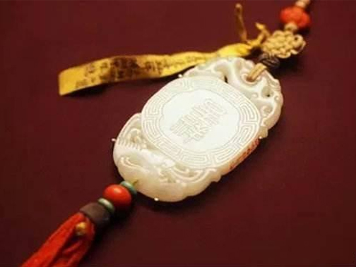 中国玉和西方玉的区别,中国玉文化与珠宝