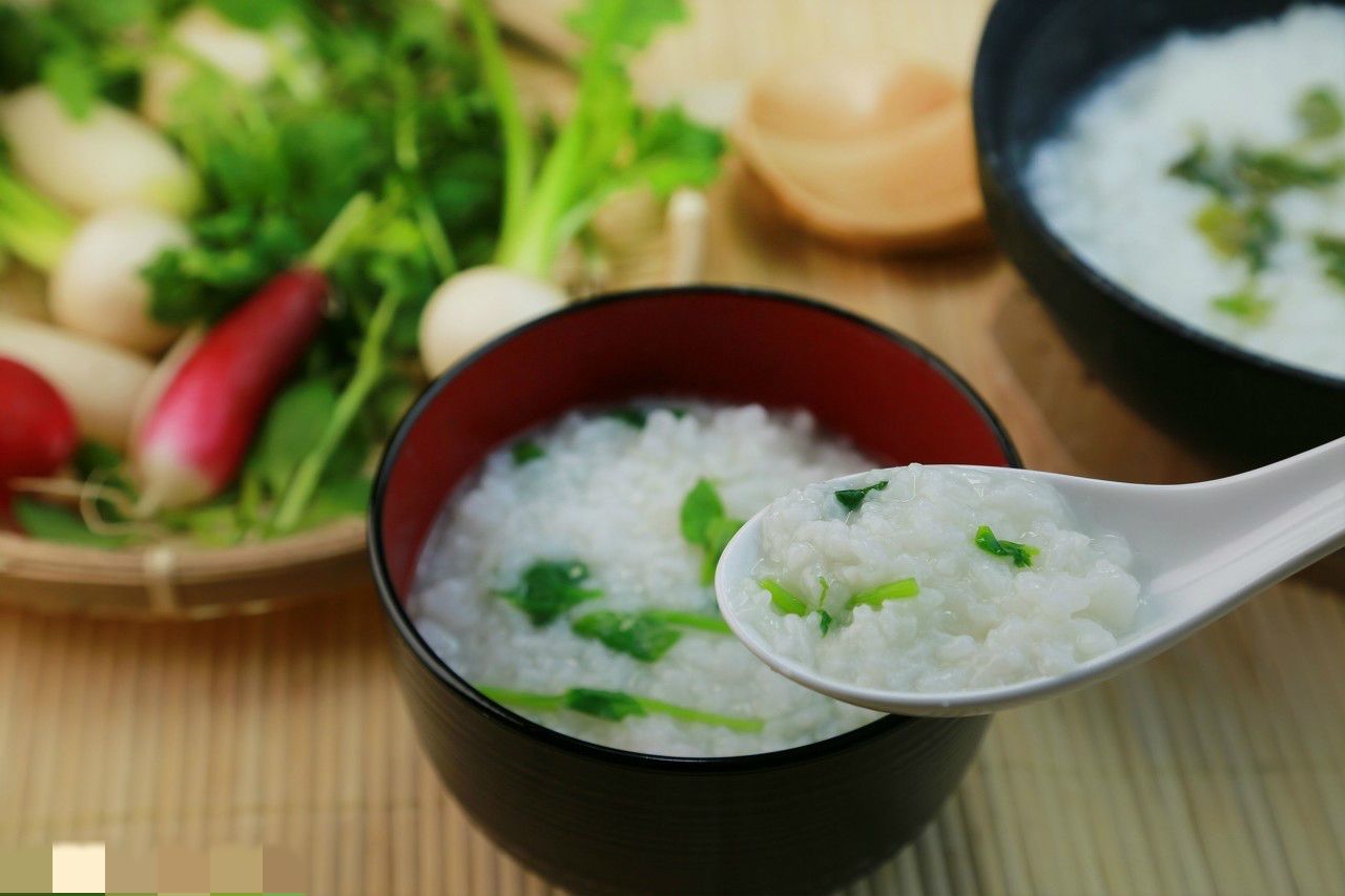 酒后第二天喝水都吐怎么解决,如何解决酒后难受最快最有效