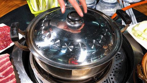 终于吃到啦！靠着明档新鲜现切的驴肉火足多年，人均30+大胆吃