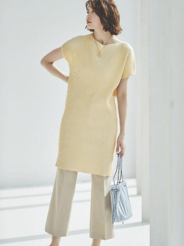 为什么穿连衣裙显身材,宽松慵懒针织连衣裙怎么穿显瘦