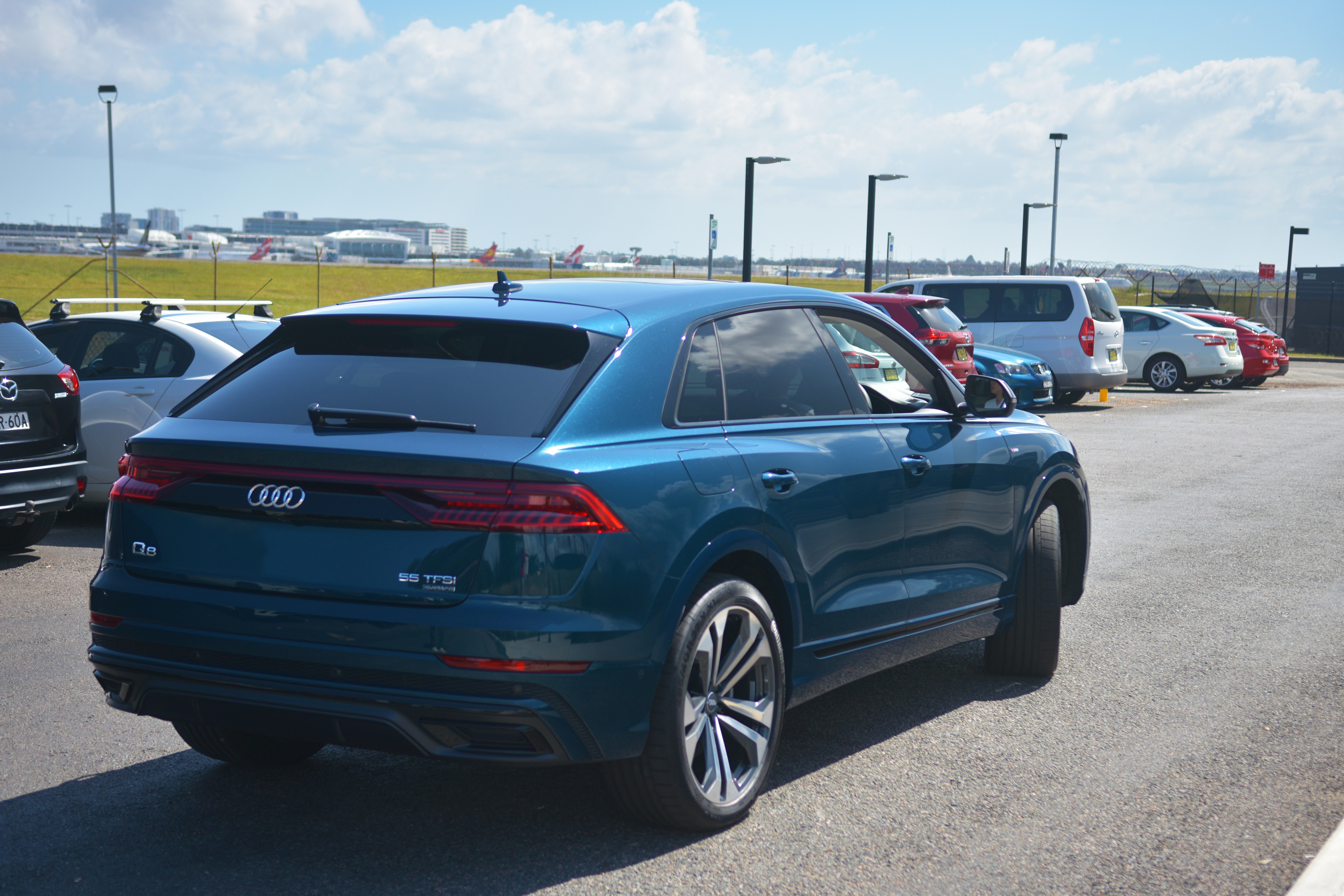 奥迪q8名场面,奥迪q855tfsi价格多少钱