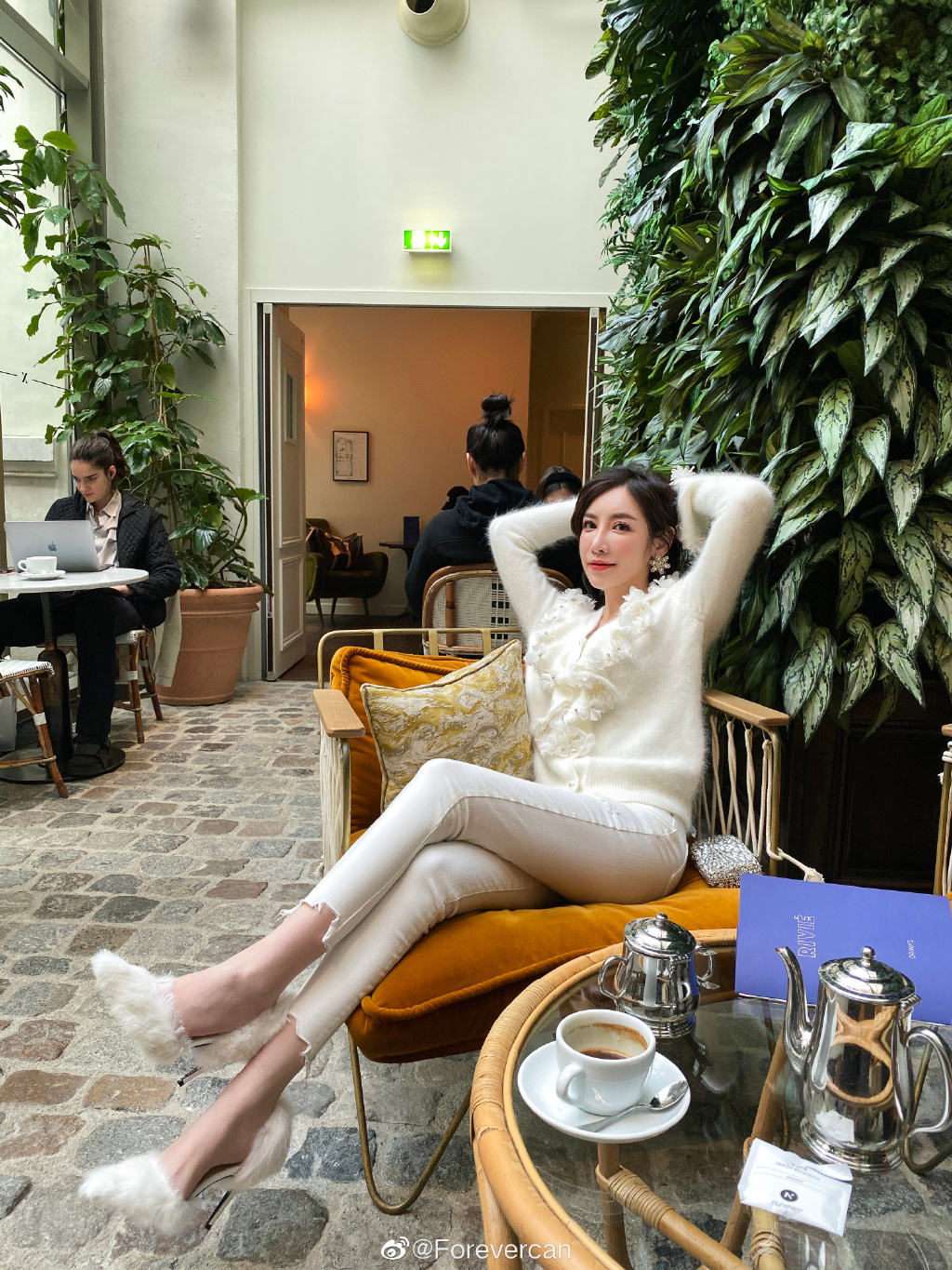 女人冬天如何穿搭更好看,女人冬天穿什么保暖又好看