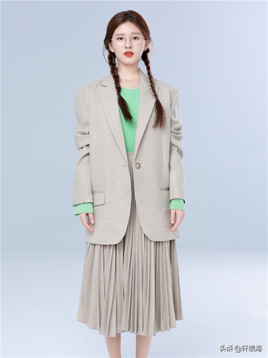 赵露思穿搭半身裙秋冬,赵露思穿搭雪纺衫蓝色