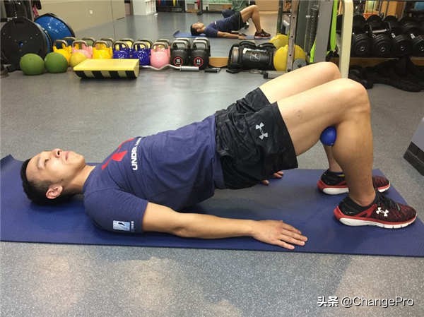 臀部大腿脚抽筋最快的解决方法,臀抽筋了怎么快速缓解