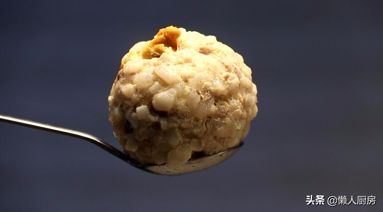 蟹味狮子头的做法,纯手工制作蟹粉狮子头